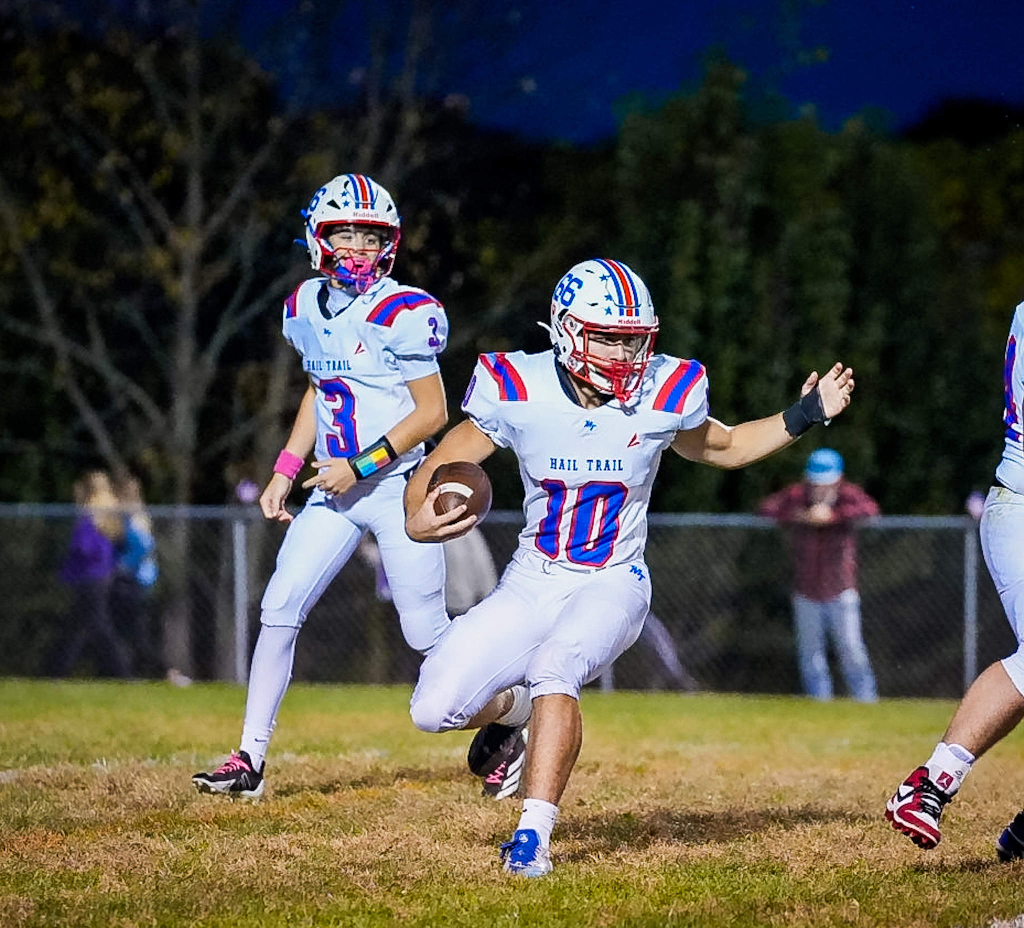 Off to the Rayces! Dickerson’s late touchdown lifts Midland Trail over James Monroe